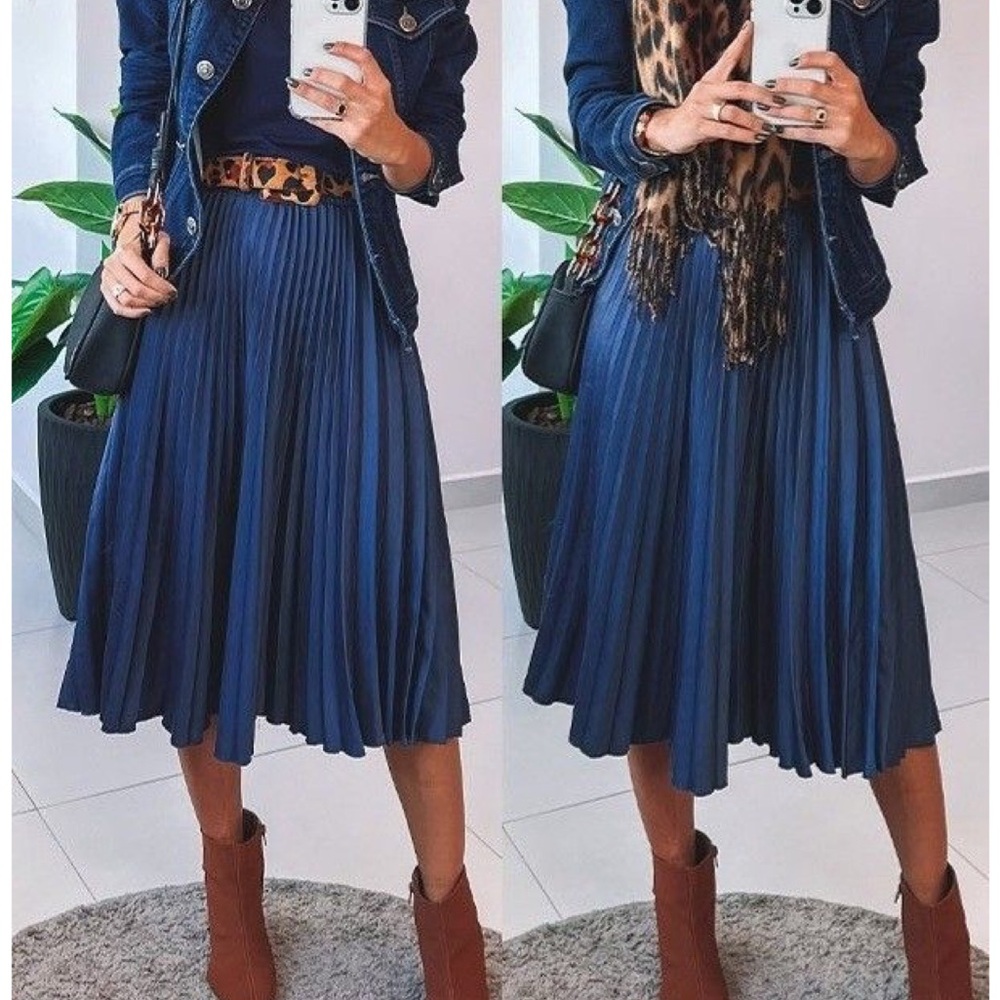 Elegant Blue Pleated Skirt